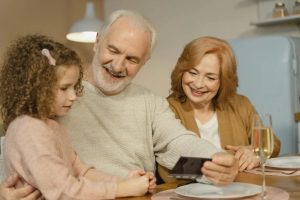 The Dementia Moments That Break Families Most Aren’t About Forgetting